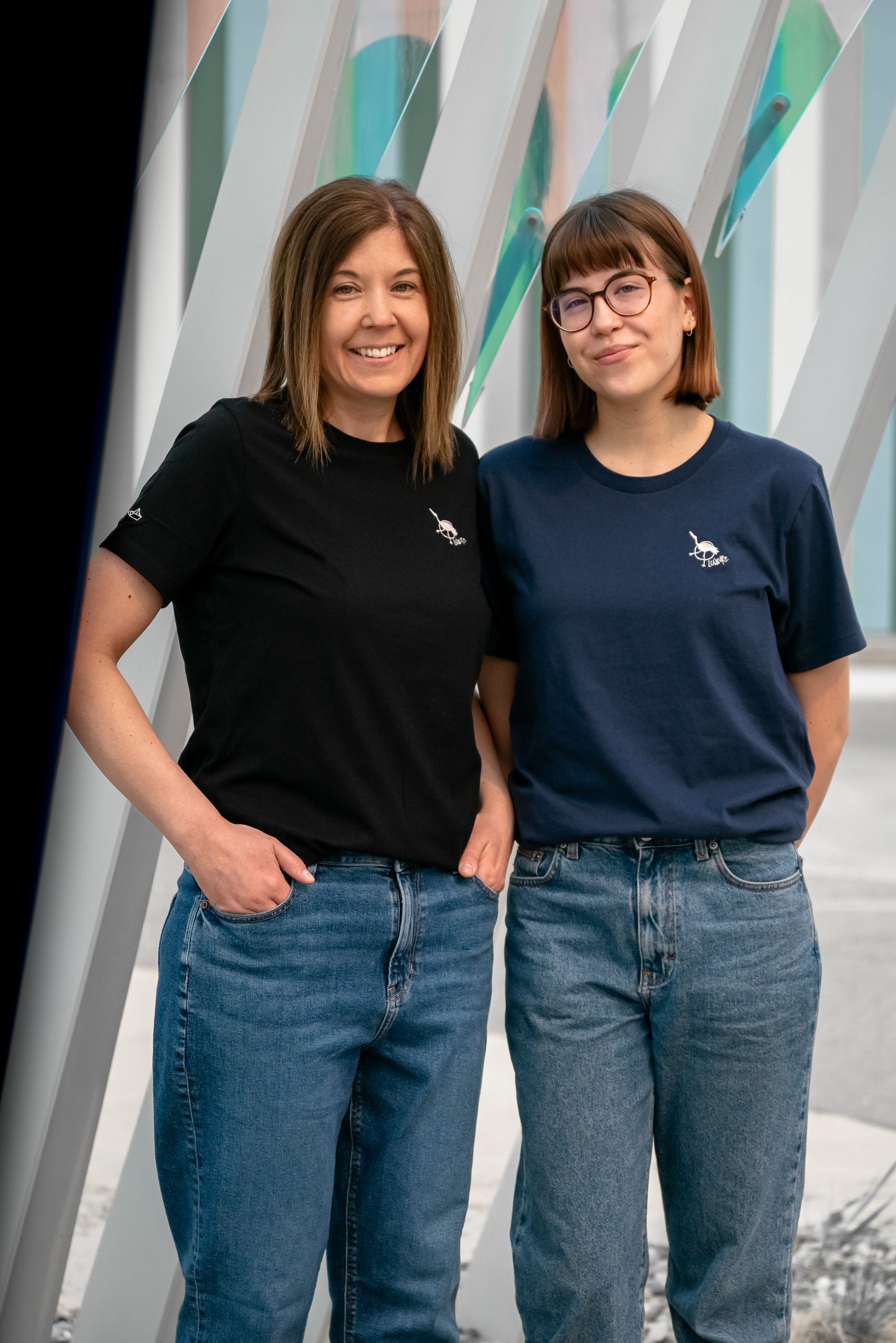 Woman's Relaxed Fit Crew Neck T-Shirt - BLACK | Crane Logo