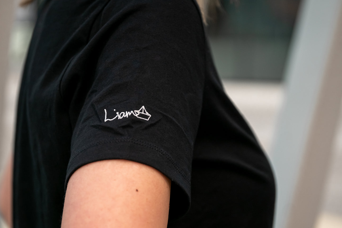 Woman's Relaxed Fit Crew Neck T-Shirt - BLACK | Crane Logo